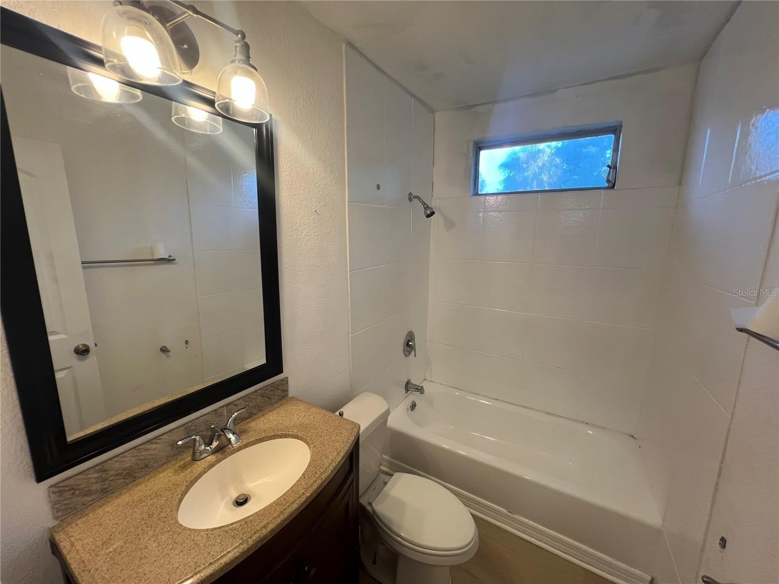 23476 HARPER Avenue – photo 4