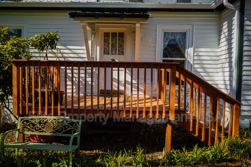 5904 Wall Street – photo 1