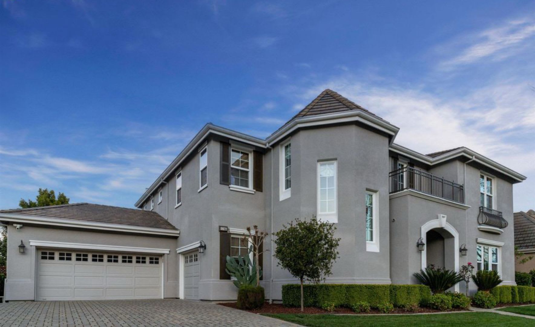 Pleasanton Ridge 5 bed/5 bath, Solar, Amenities, Great Schools, small dog OK – photo 2
