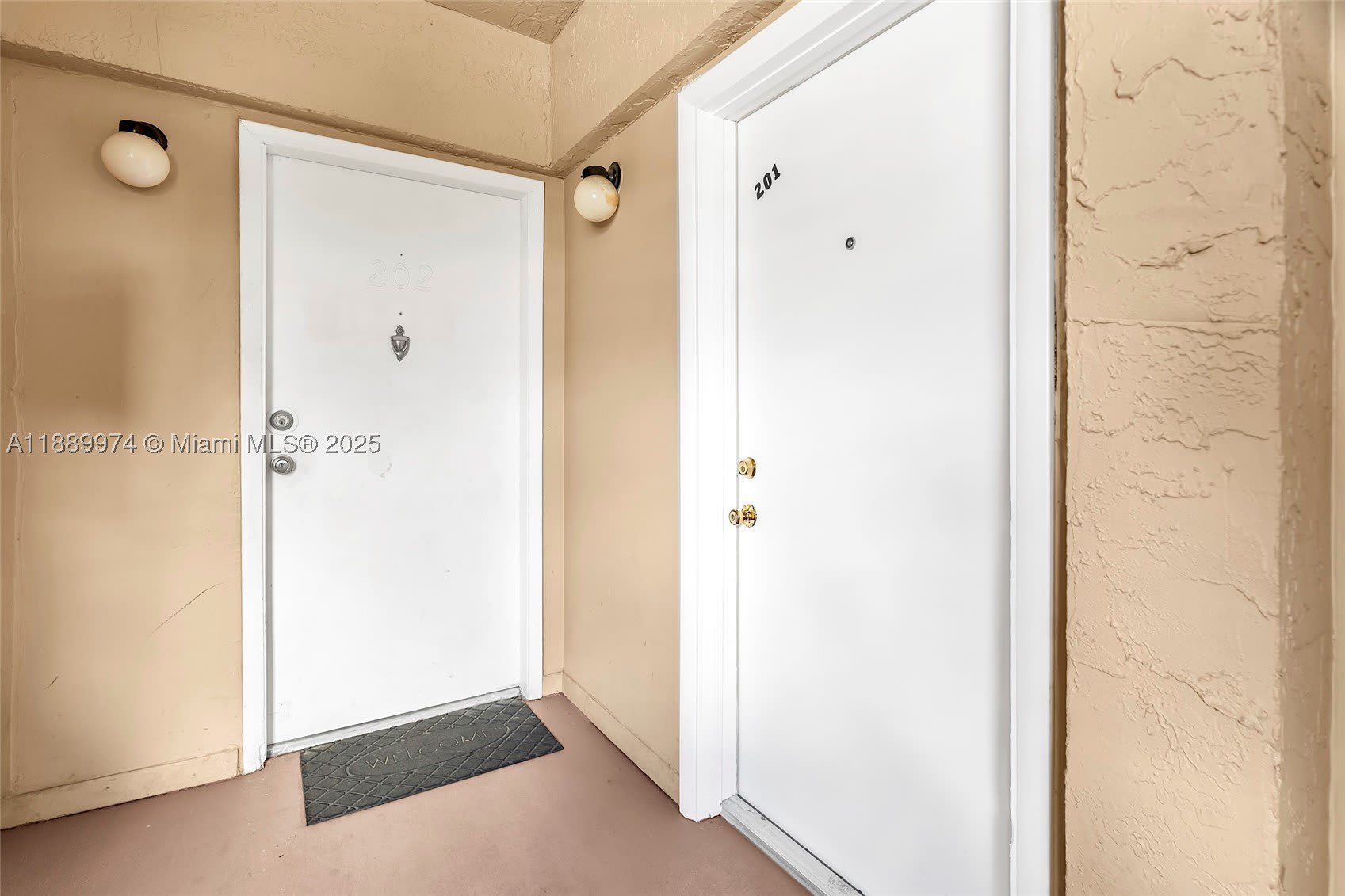3945 SW 89th Ave – photo 3