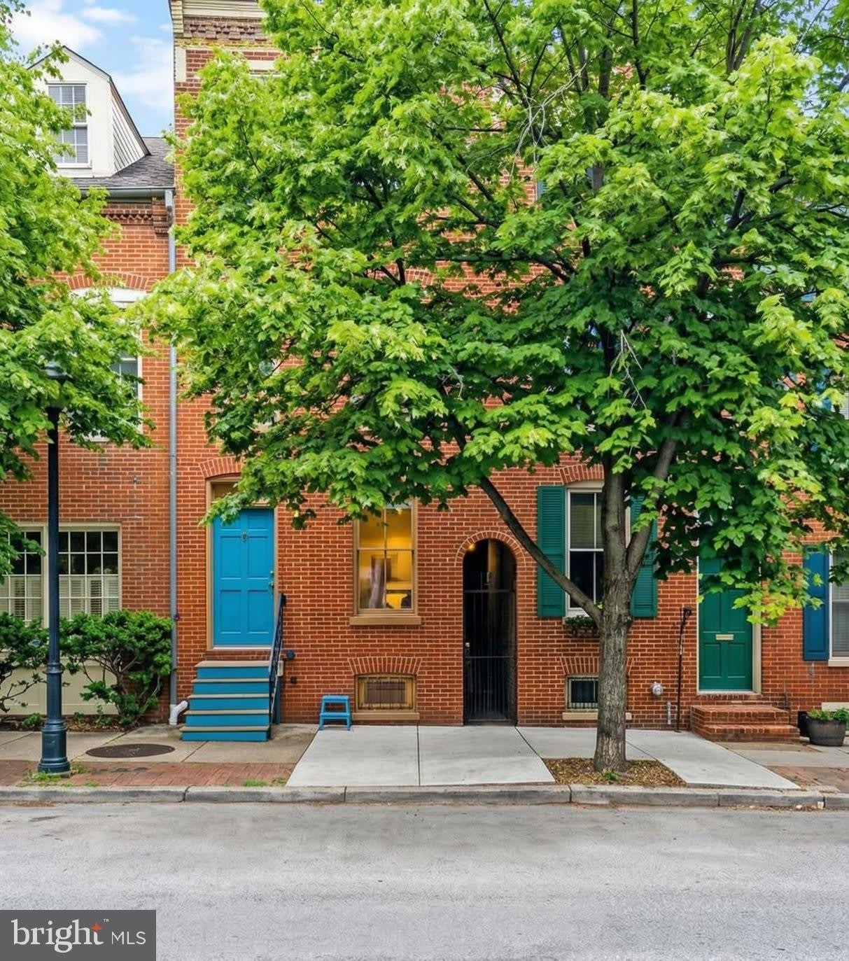 805 S CHARLES Street S – photo 1