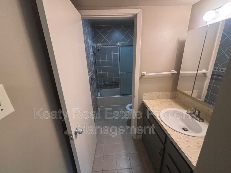 201 S College Road – photo 5