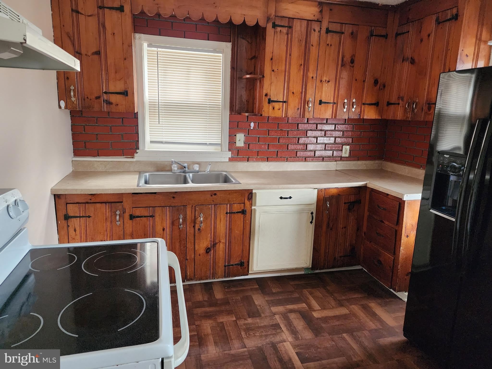 118 S 6TH Avenue – photo 2