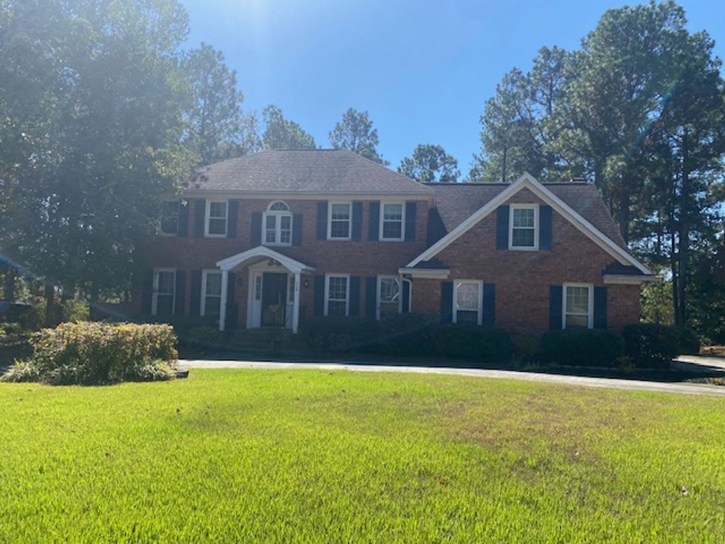 Gorgeous 5 Bedroom 3 Bathroom Brick Home in Woodside Plantation! – photo 1