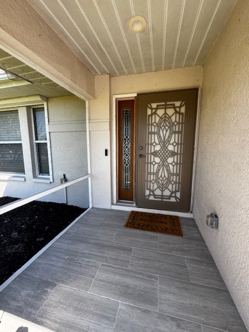 2 bedroom 1.5 bathroom furnished home – photo 2
