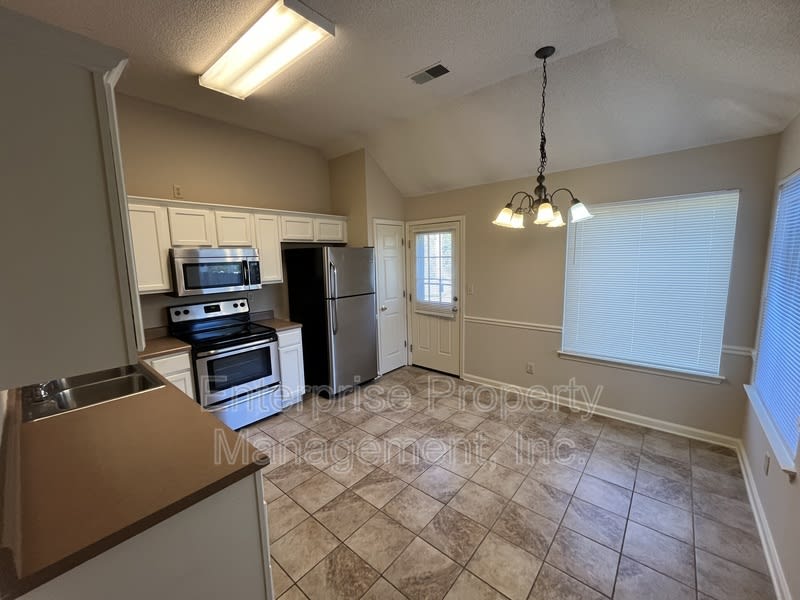 1330 Siskin Drive – photo 5