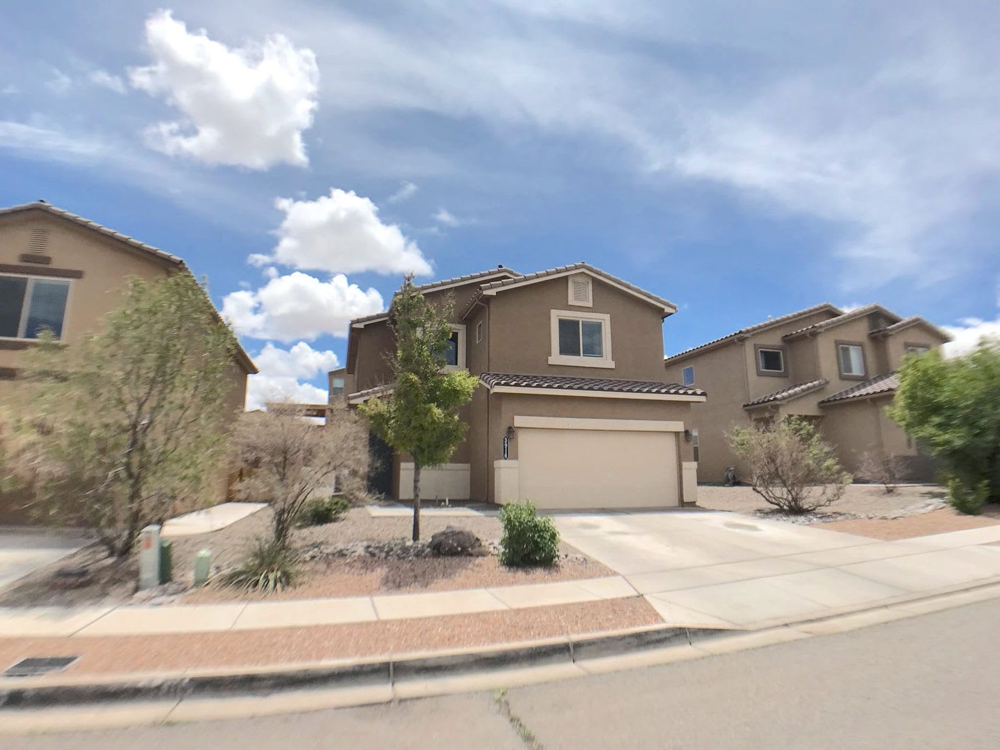 Northern Rio Rancho 3 Bedroom Spacious Living Loft Space Upstairs Refrigerated Air Great Location Special – photo 1