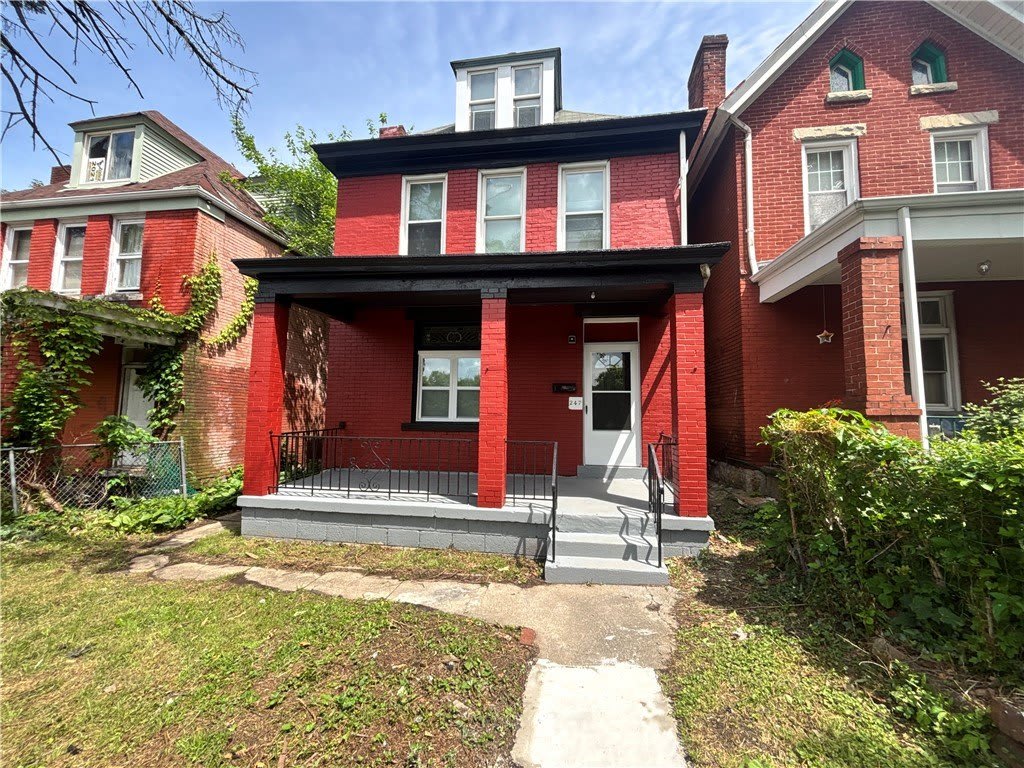 247 Rochelle St – photo 1