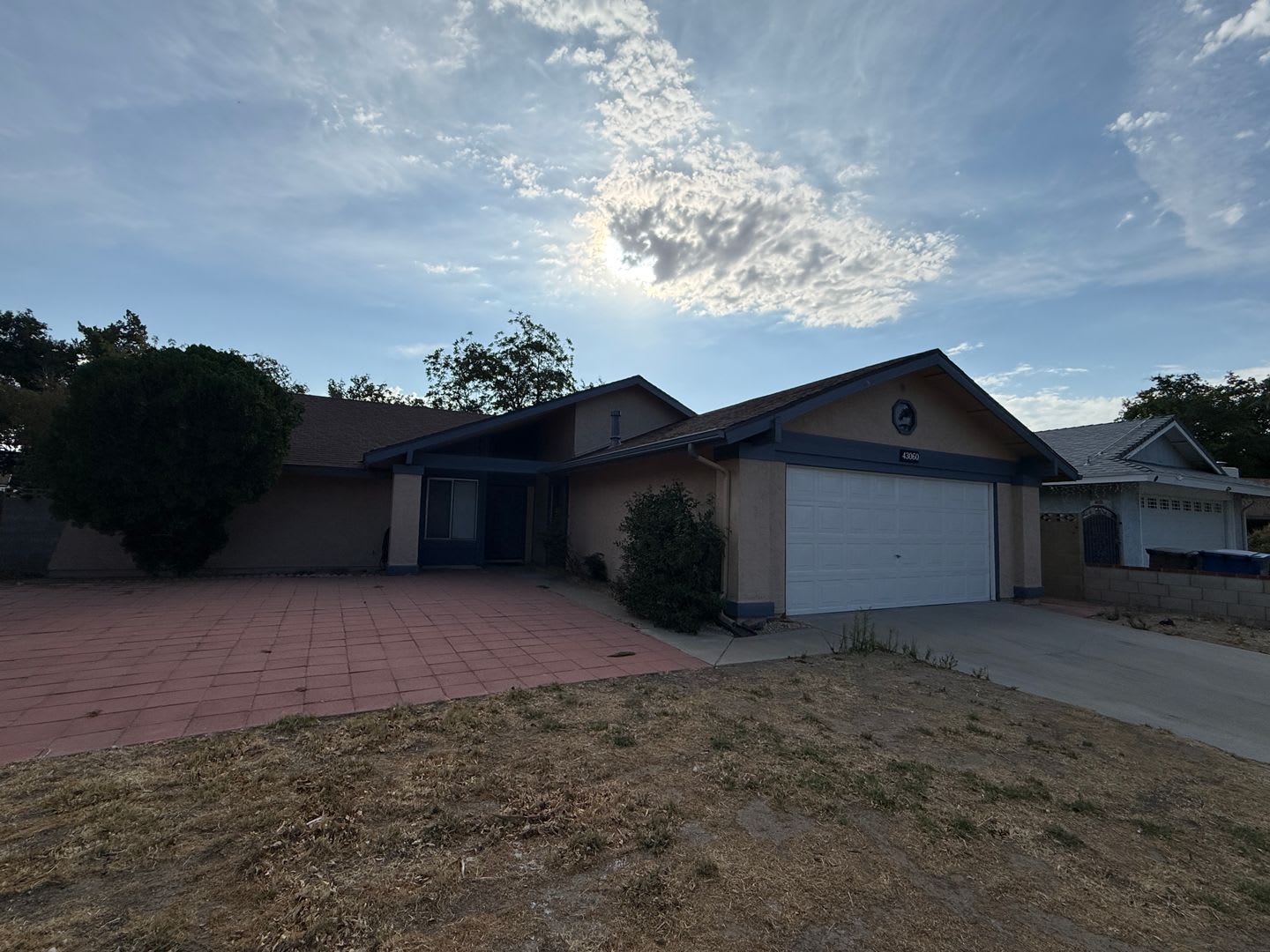 West Lancaster 4 Bedroom 2 Bathroom – photo 1