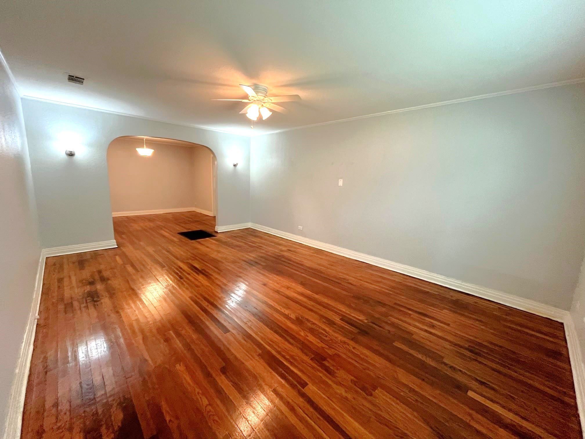 1322 W Bond Street – photo 3