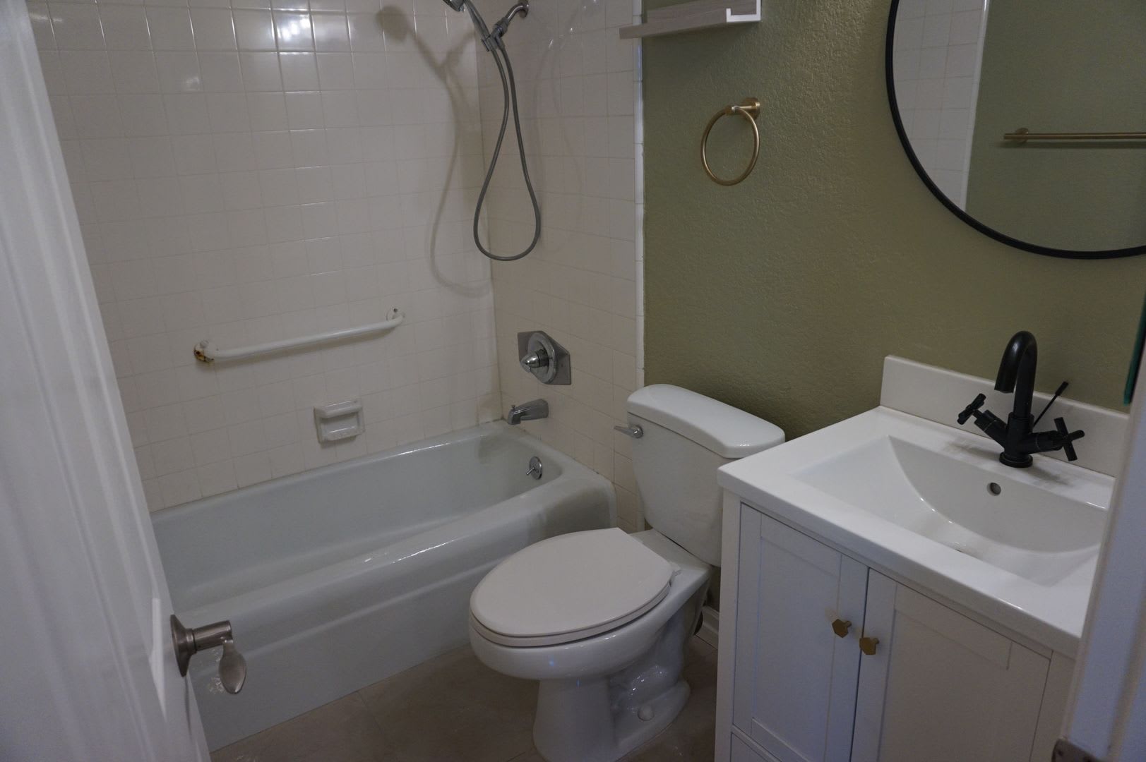 2 Bedroom, 2 Bathroom Condo – photo 4