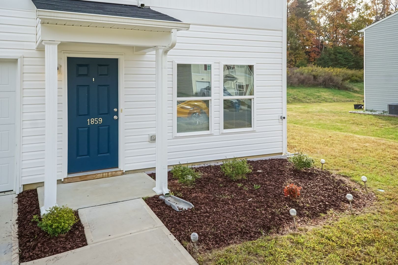 Beautiful Three Bedroom Home! – photo 3
