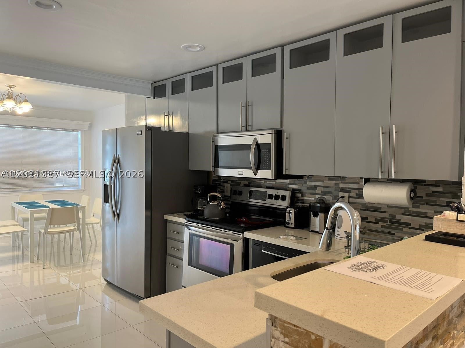 6431 Hayes St – photo 1