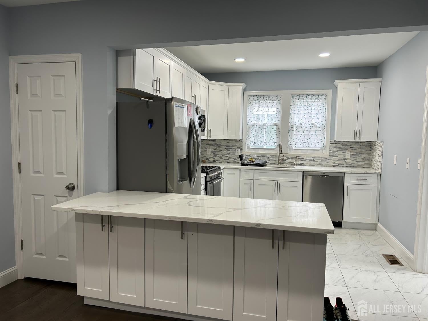 190 Green Street – photo 2