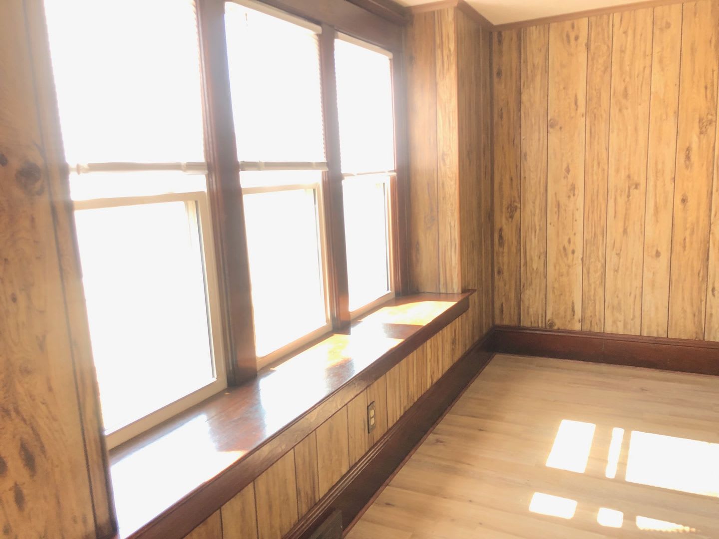 Attractive, recently remodeled, 2BR home in Bloomington. Central air and dog friendly – photo 3