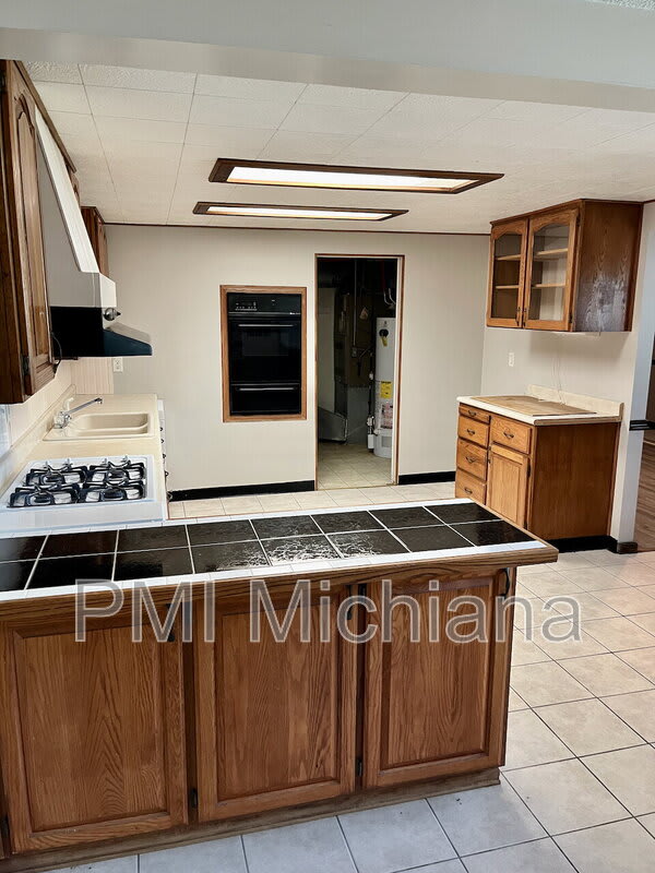 2405 Woodmont Dr – photo 4