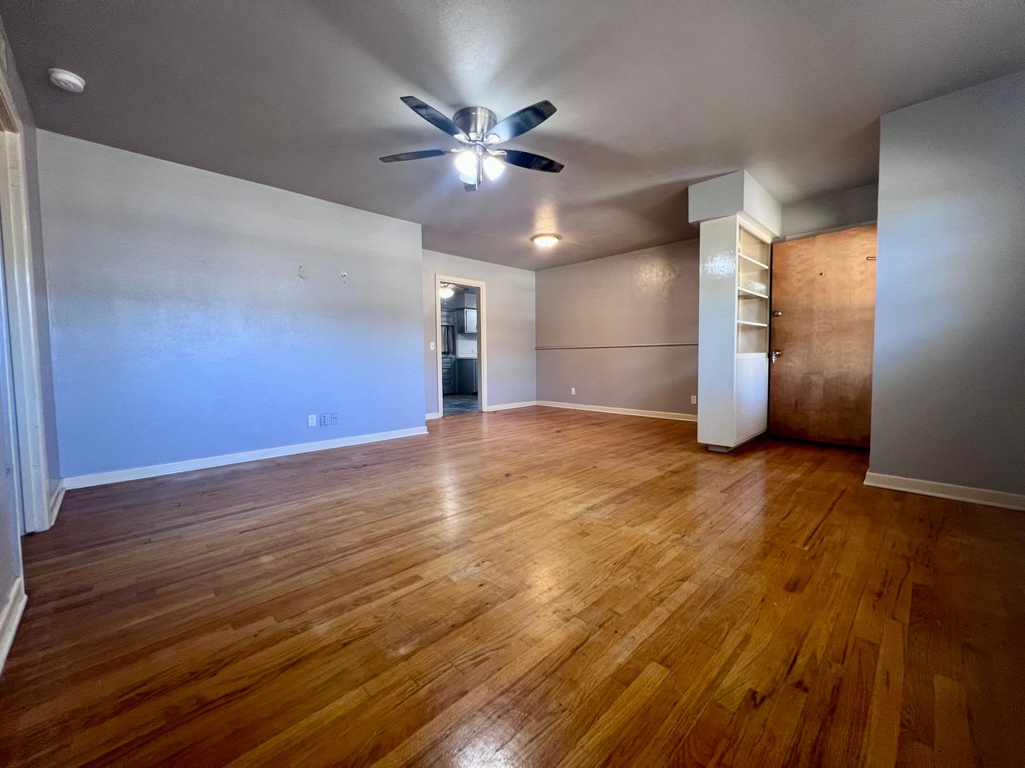 Great 3/2/1 Located Near Texas Tech University – photo 4