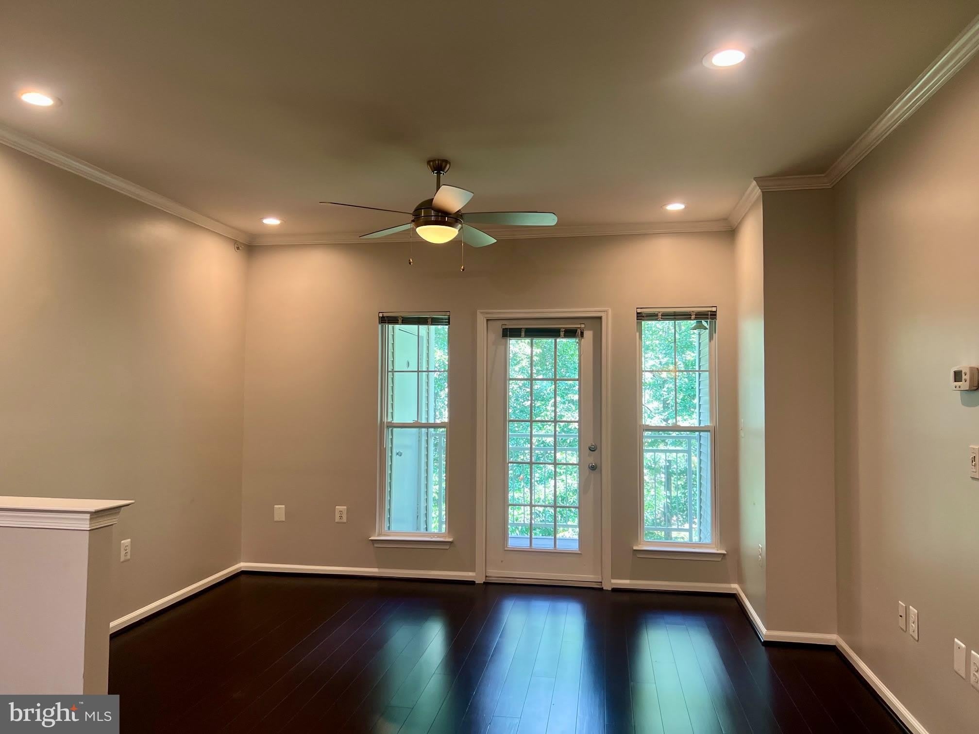 1509 N POINT Drive – photo 4