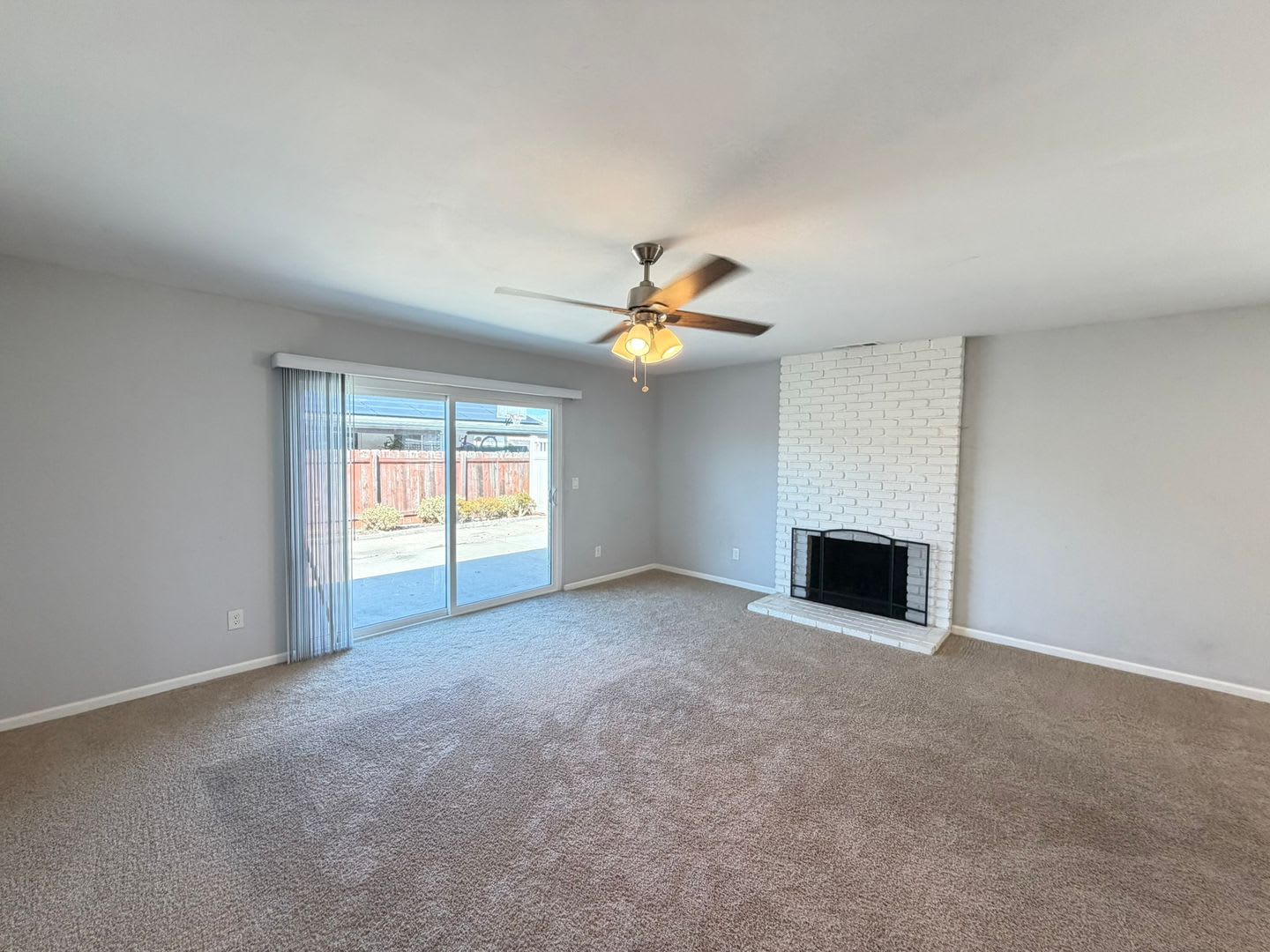 Spacious 3-Bedroom Home in Bay Terraces – photo 4