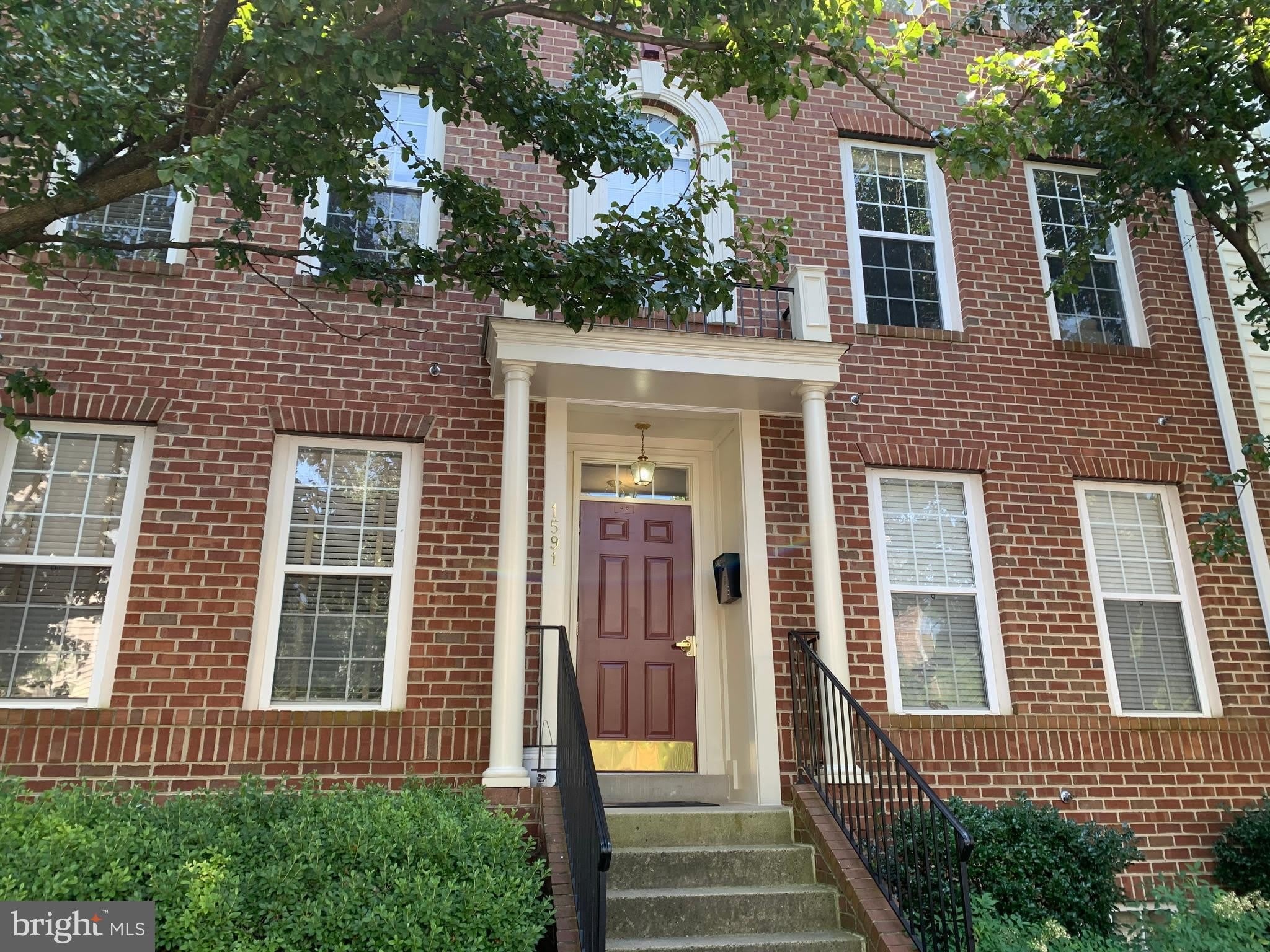 1591 LEEDS CASTLE Drive – photo 1