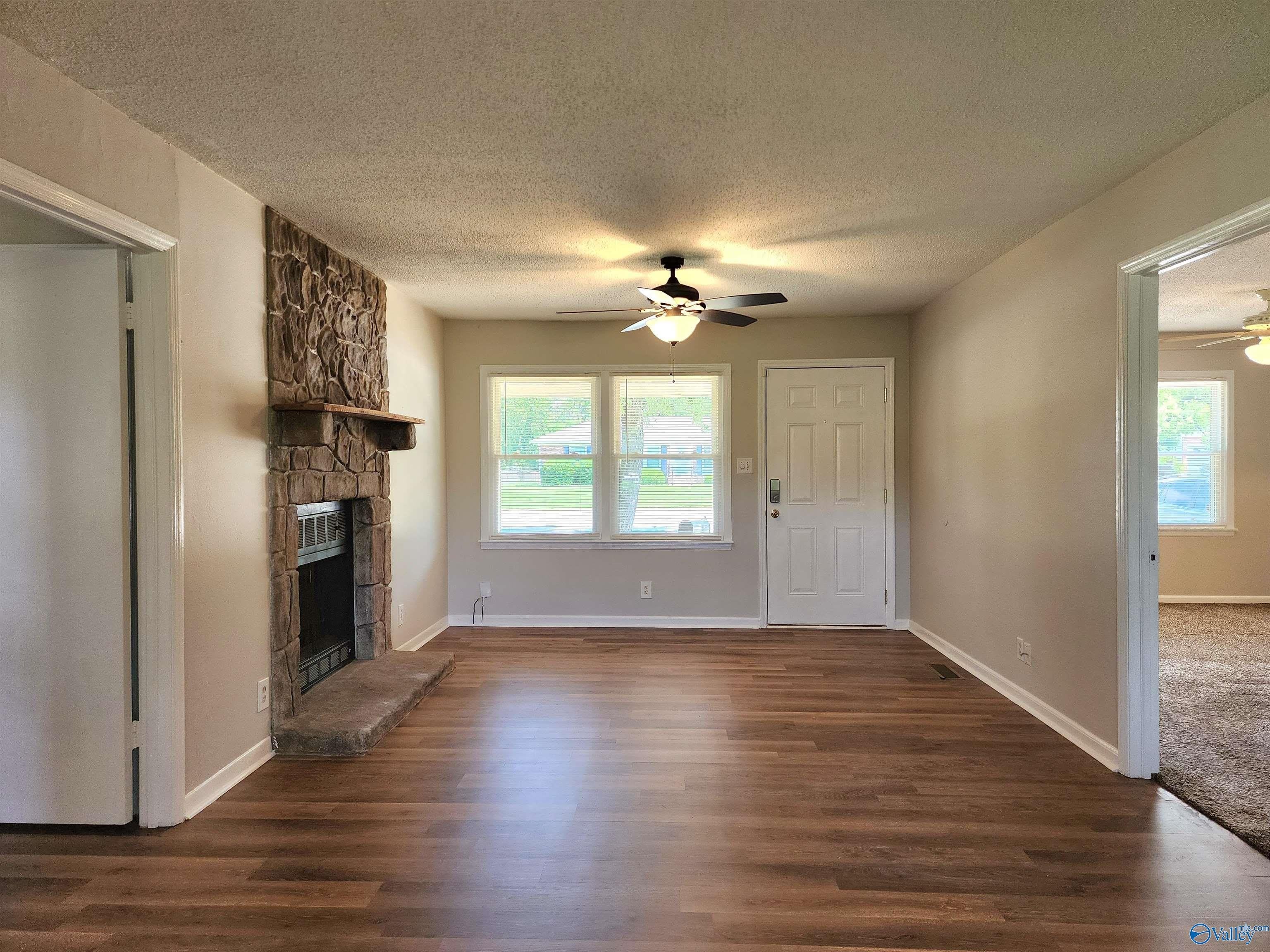 227 Drake Avenue – photo 3