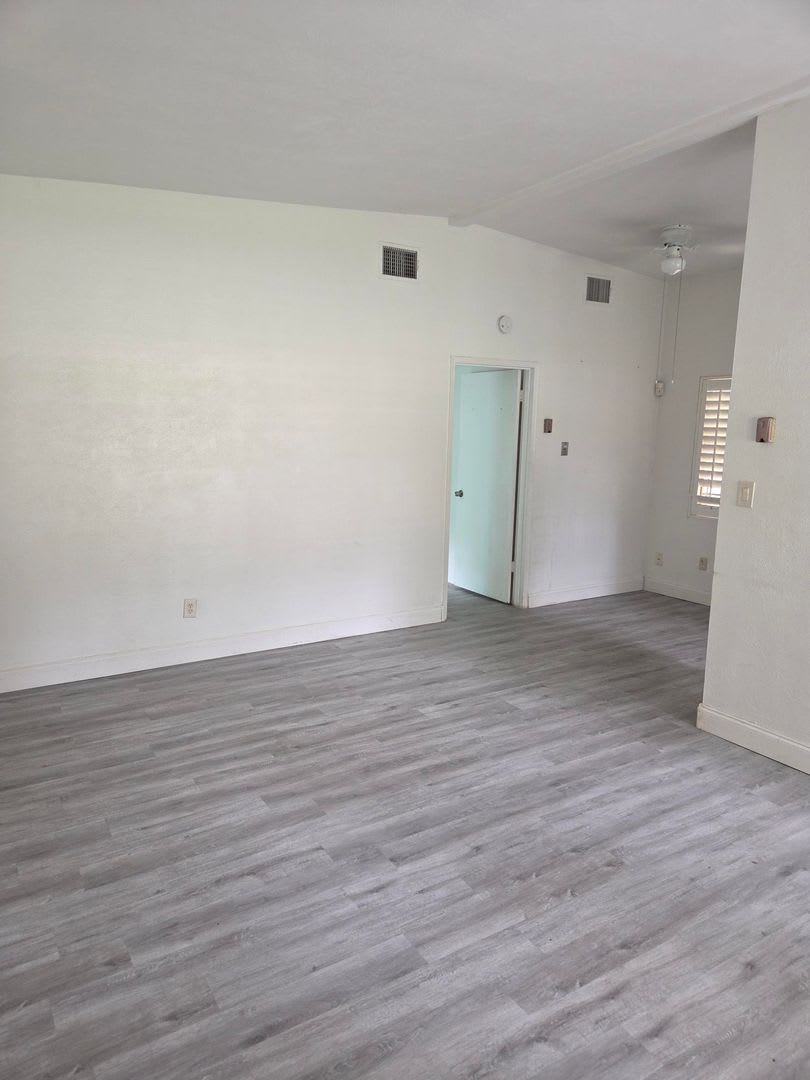 3-Br 2-Baths – photo 3