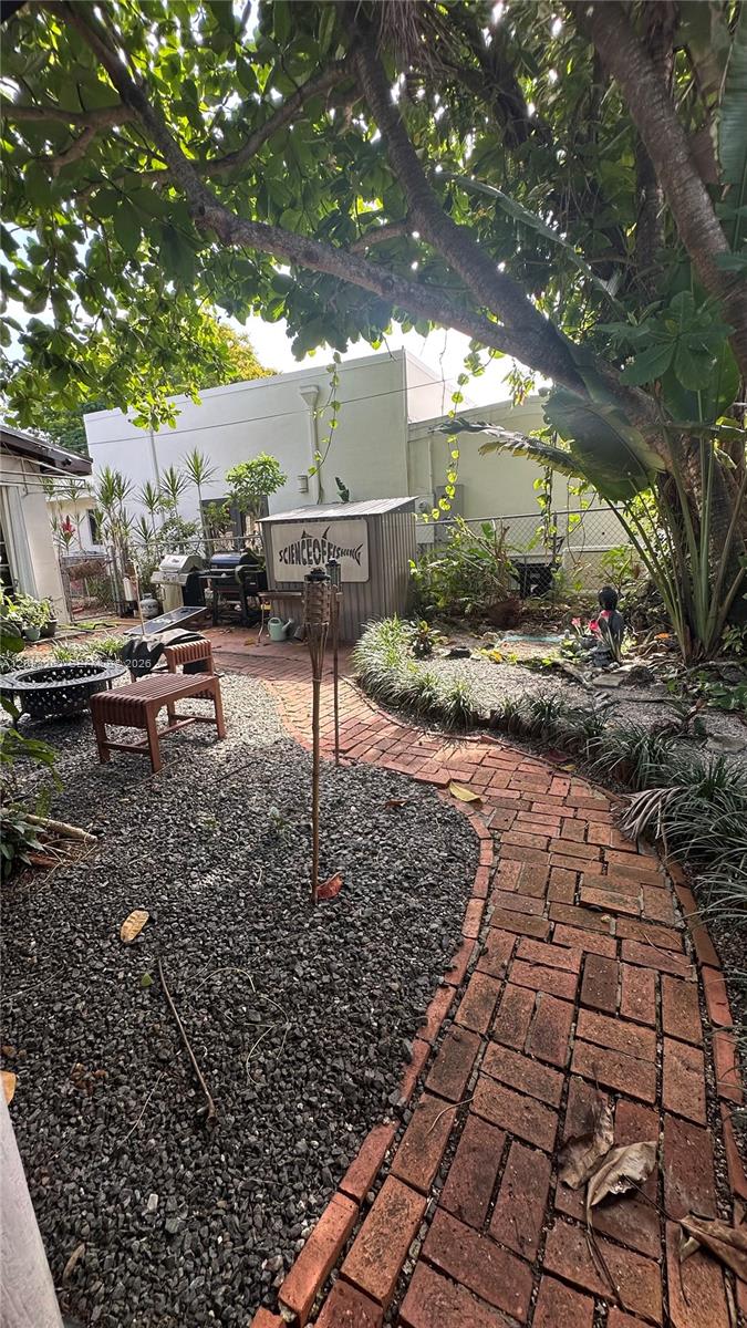 5804 Sw 35th St – photo 1