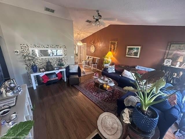 4315 Vantage Circle – photo 2