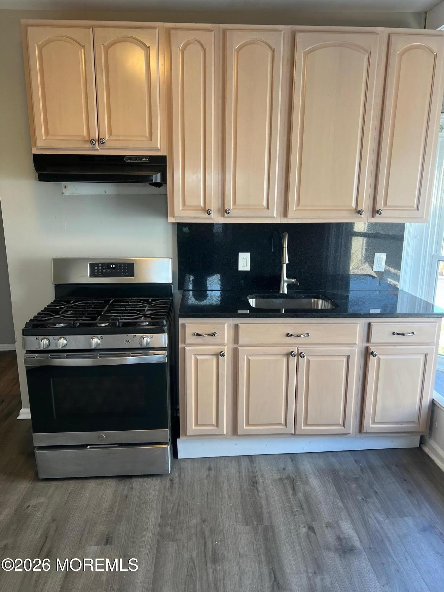 302 3rd Avenue – photo 4
