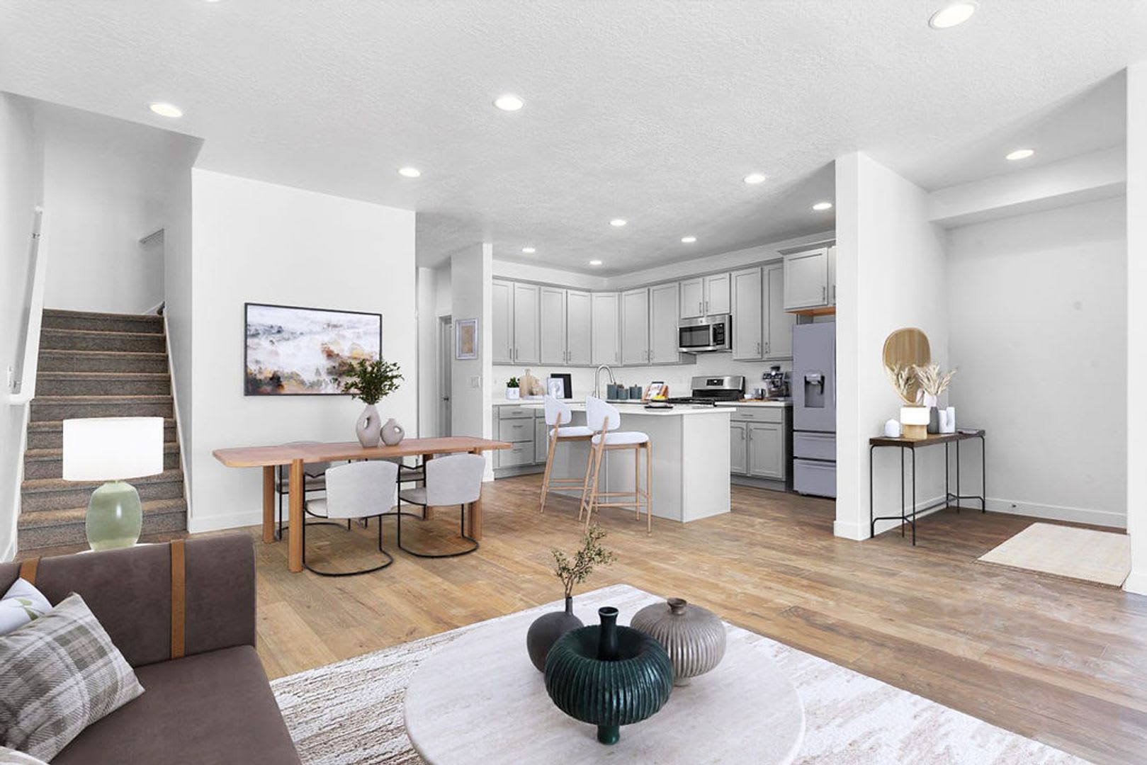 2 WEEKS FREE RENT- 3 Bed 2.5 Bath South Jordan Townhome Available Early September! – photo 1