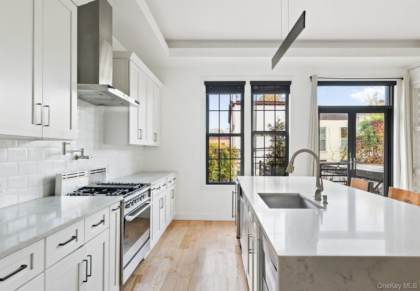 170 SCHAEFER Street – photo 4
