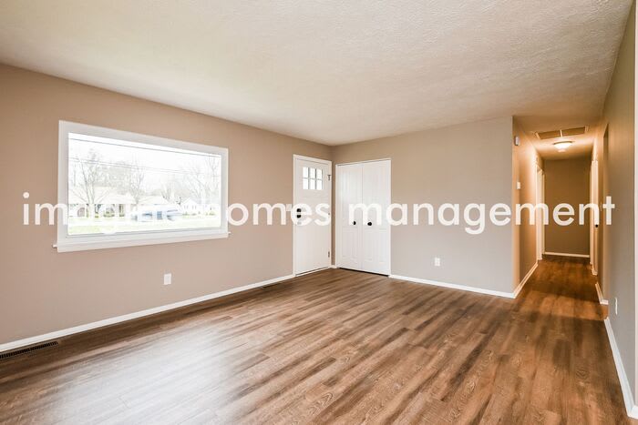 35143 Bainbridge Road – photo 4