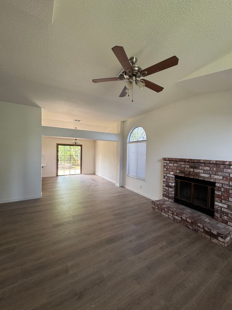 SPACIOUS 4BED / 2BATH HOUSE IN CANDLEWOOD SUBDIVISION OFF SHASTA VIEW – photo 5