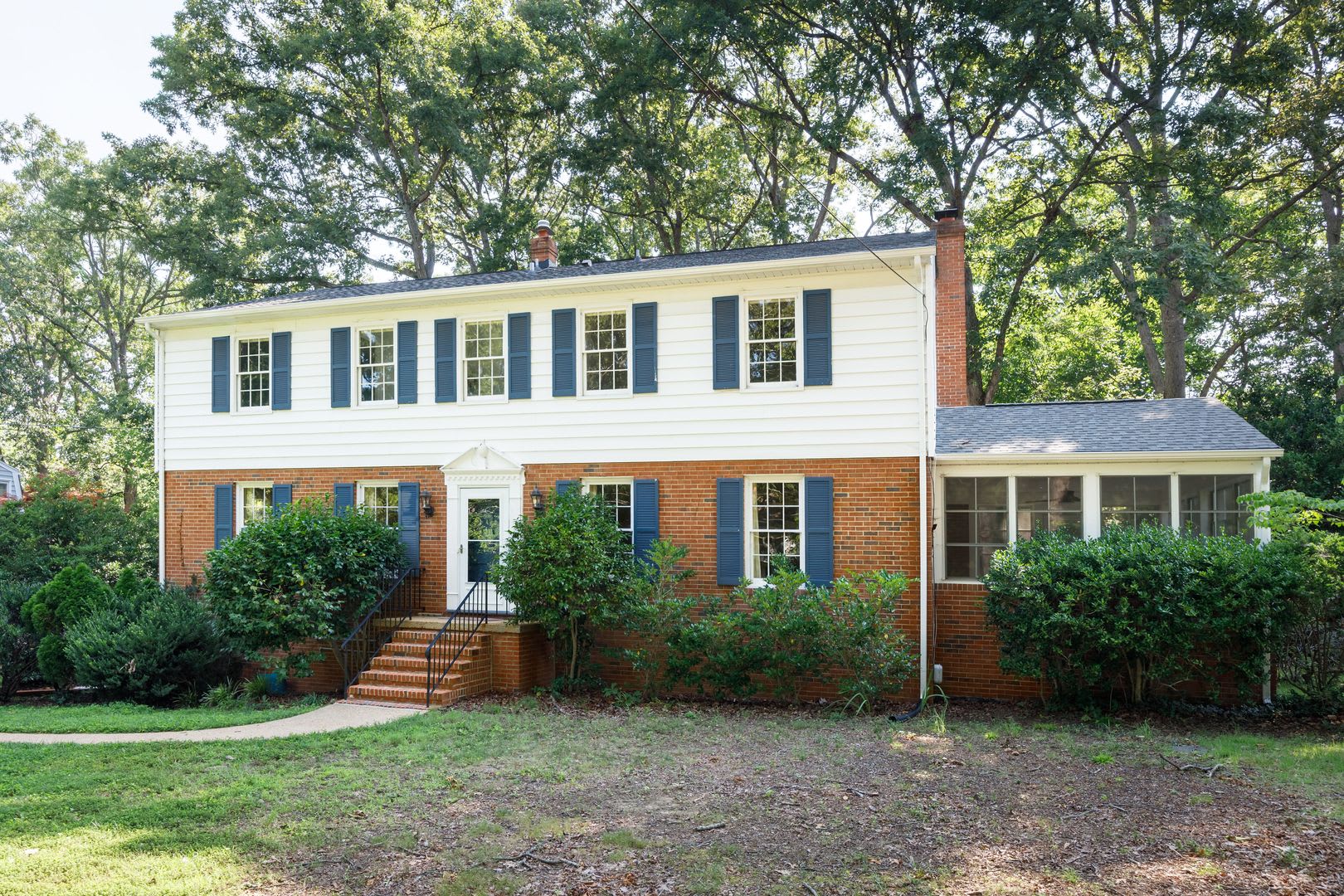 Large 5 Bedroom Home in Bon Air ***Available Mid August*** – photo 1
