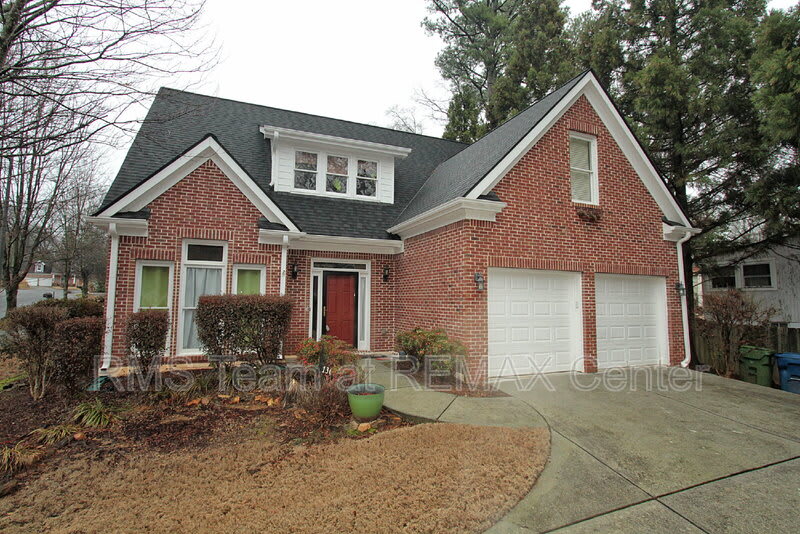 1360 Eastgate Ct SE – photo 1