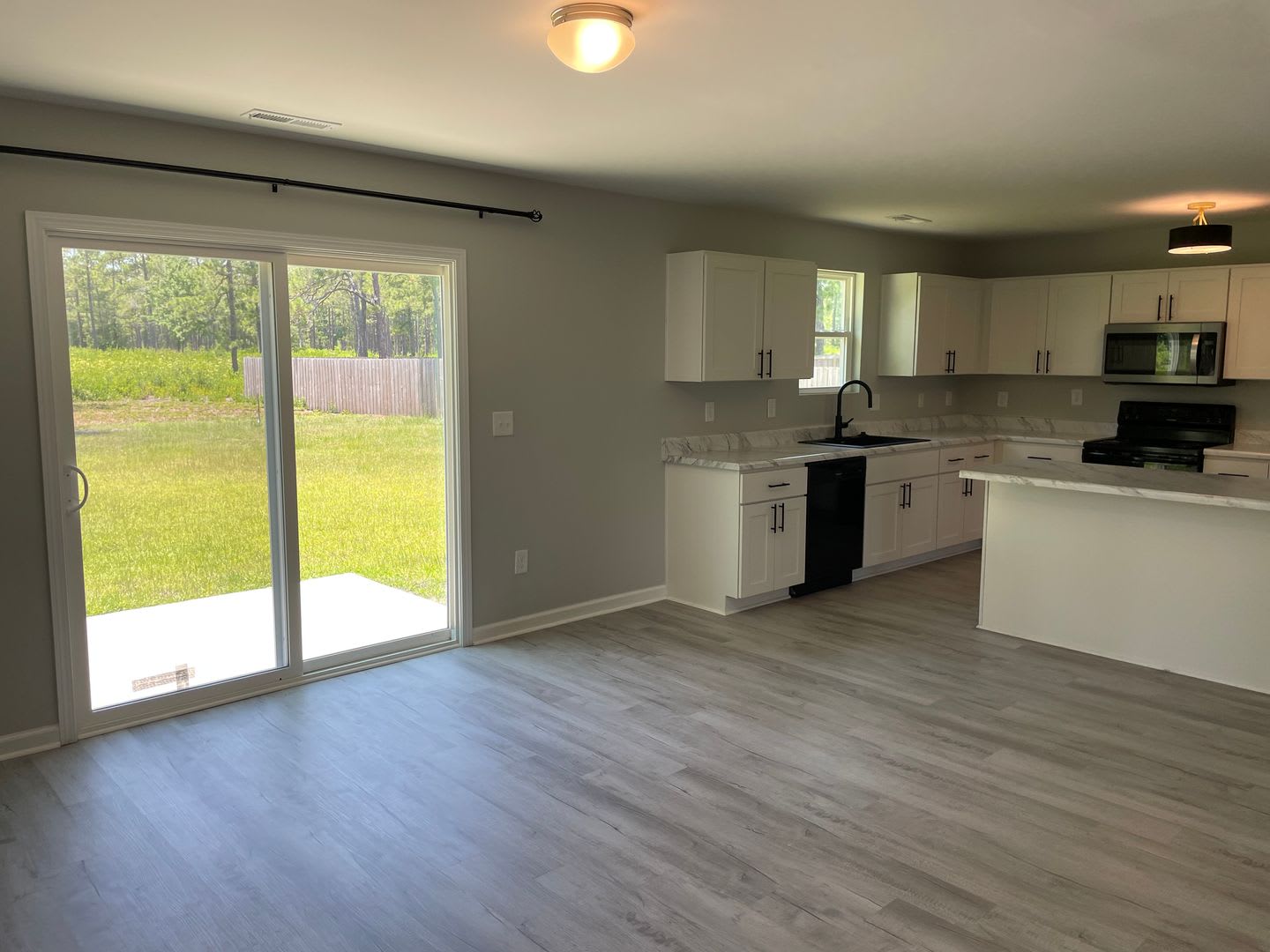 3 Bedroom 2 Bathroom House In Boiling Springs – photo 5