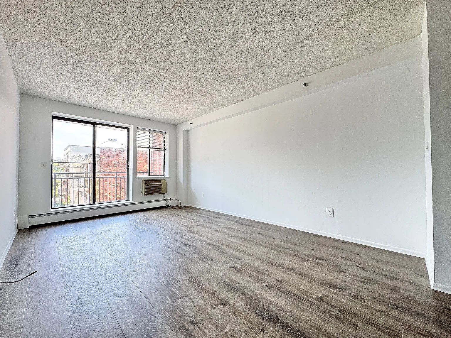 1456 31st Dr Apt 3G – photo 2