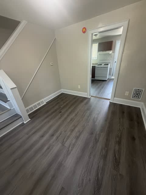 1090 S Common Rd – photo 3