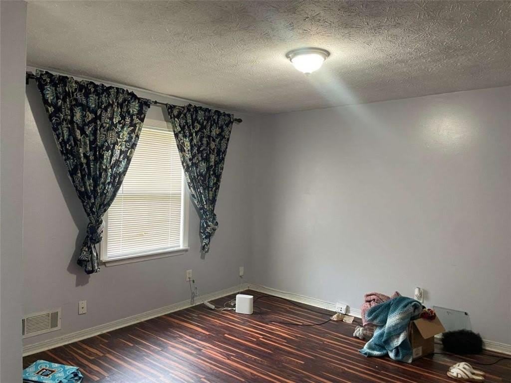 58 Ezzard Street – photo 2