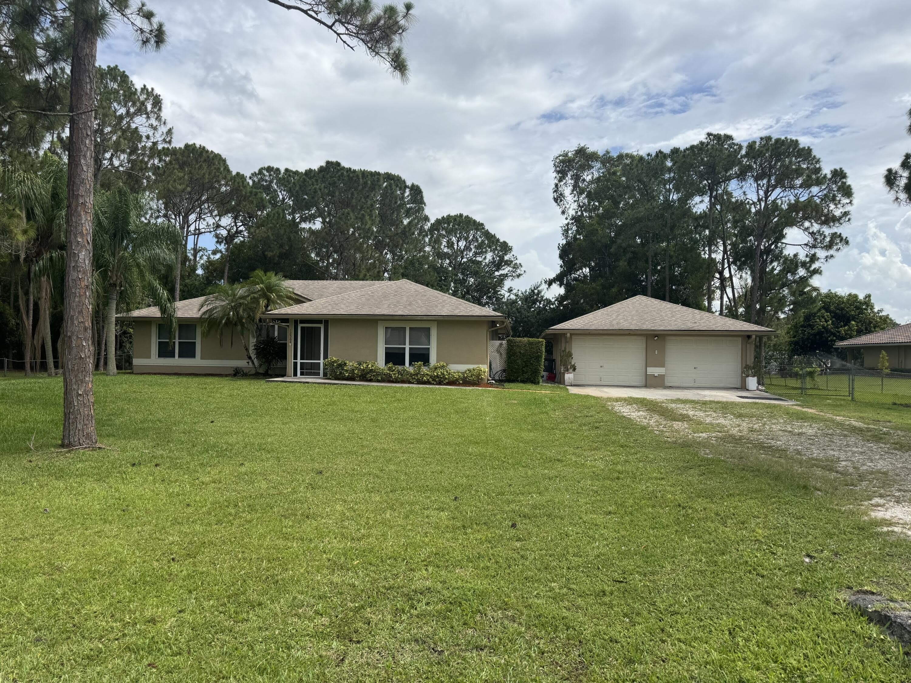 12564 N 68th Street – photo 1