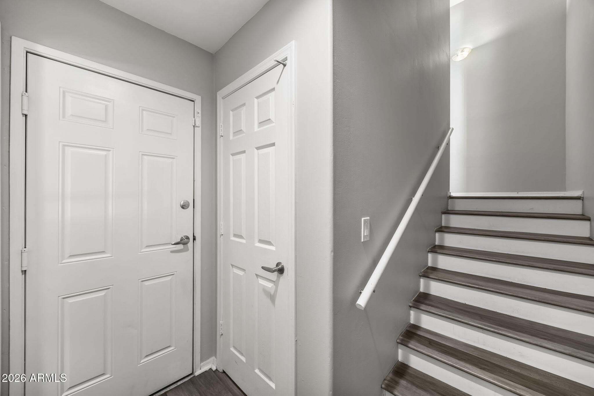 2450 W GLENROSA Avenue – photo 3
