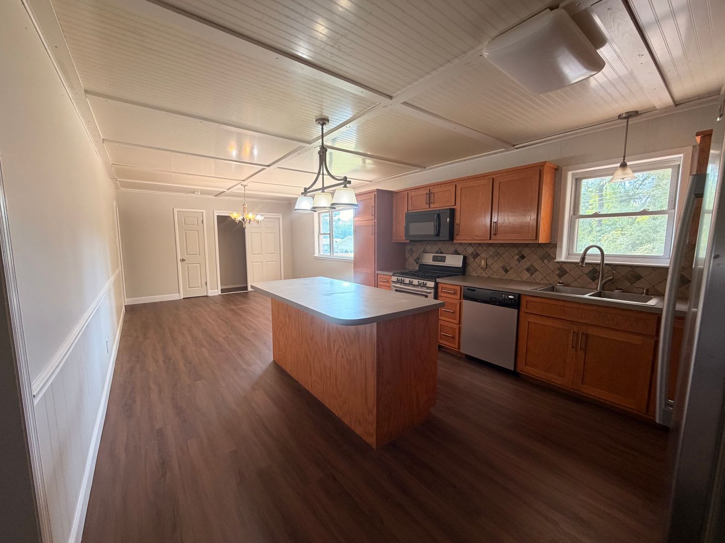 Discover this 3-bedroom, 2-bathroom home in Russellville, AR – photo 3