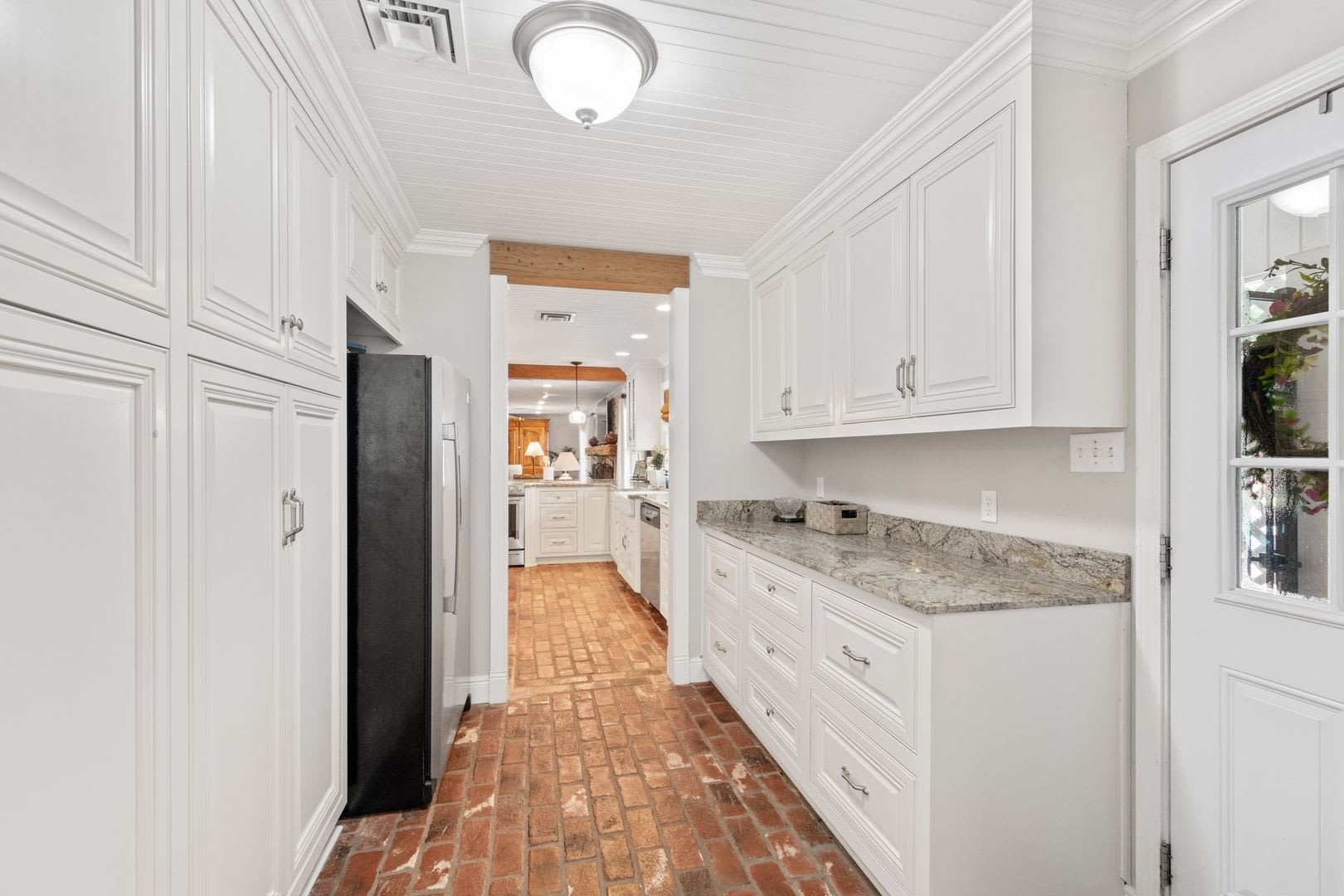 1026 S Morgan Avenue – photo 4