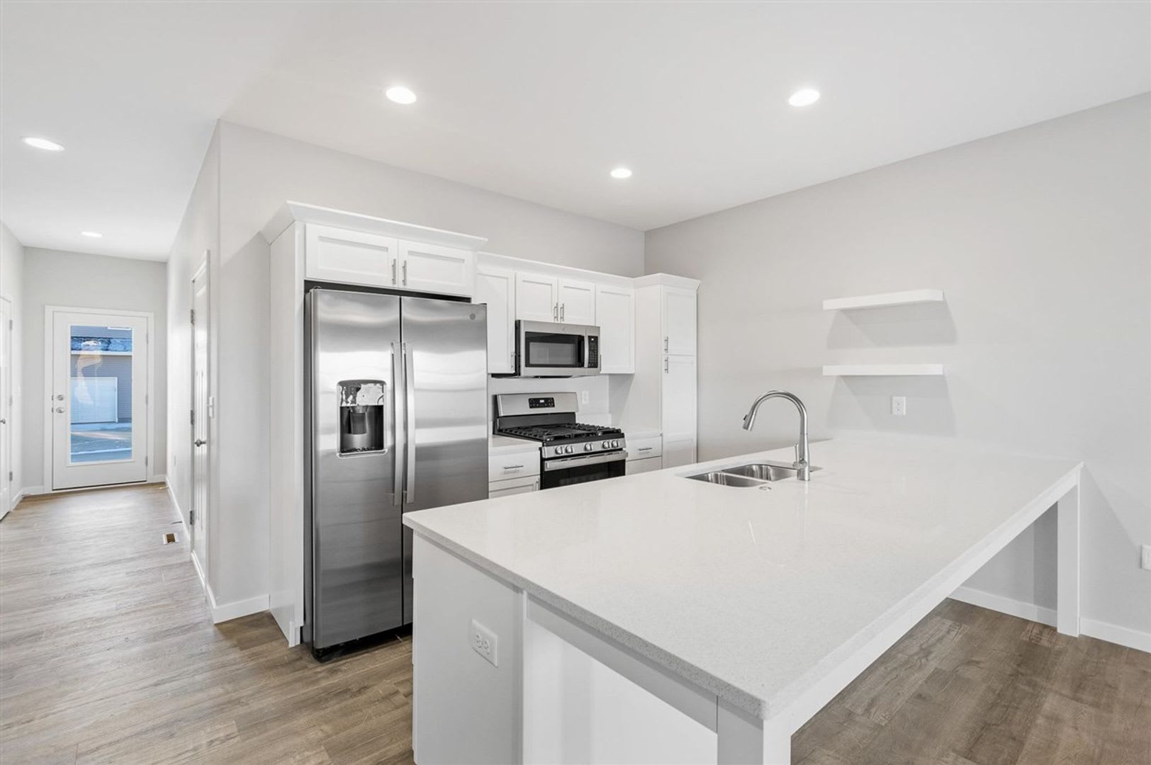 624 Catherine Dr – photo 5