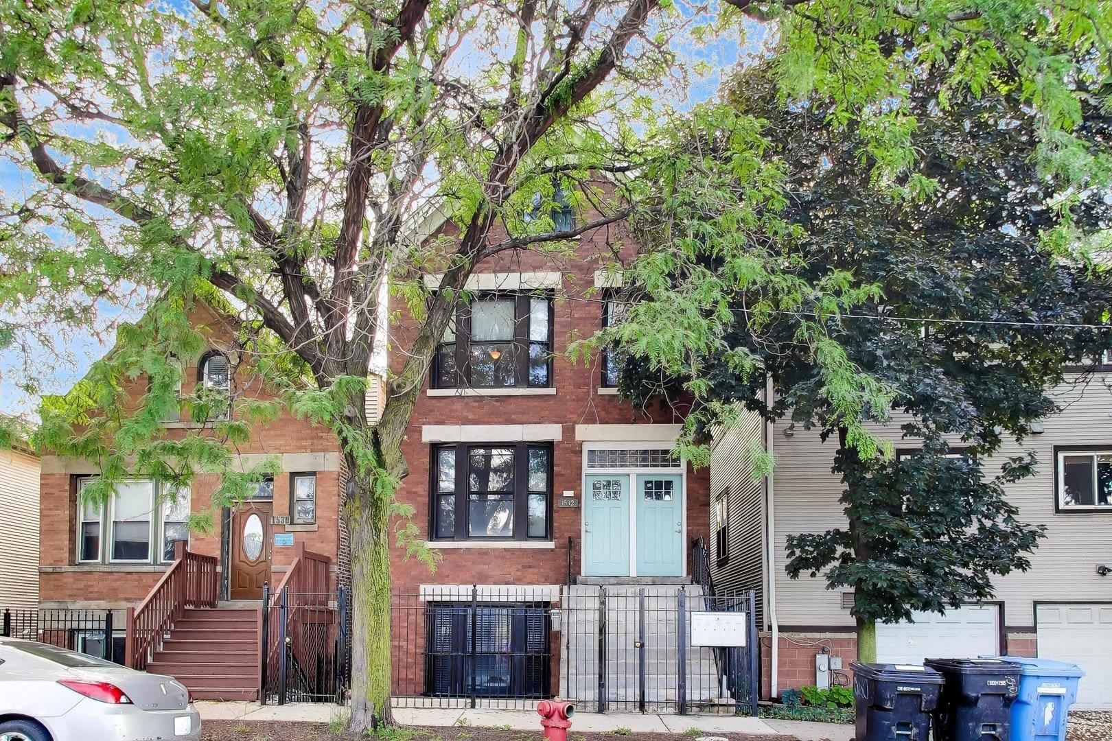1532 N Greenview Avenue – photo 1