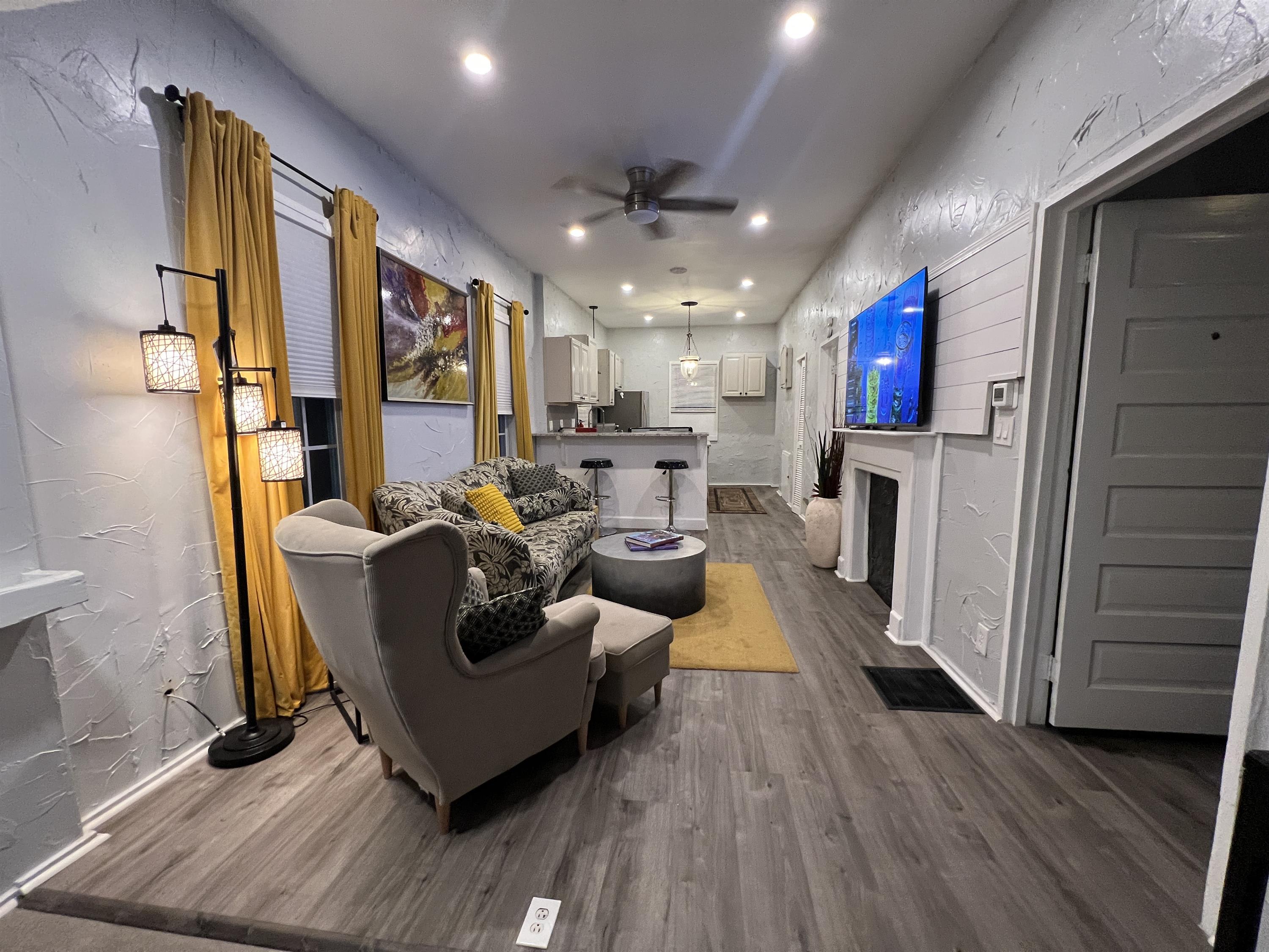 1077 Hampton Street NW – photo 4