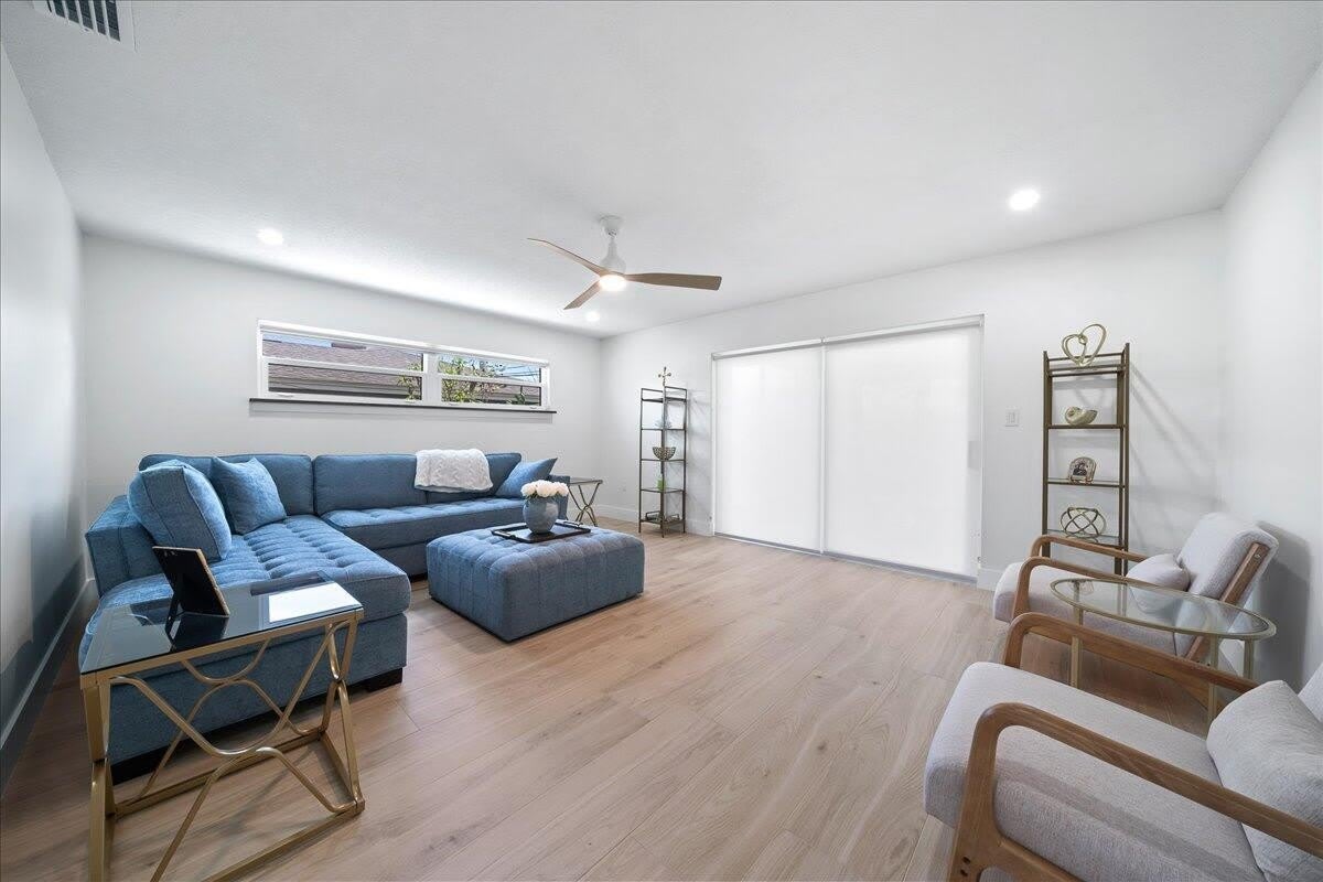 115 ELM Avenue – photo 4