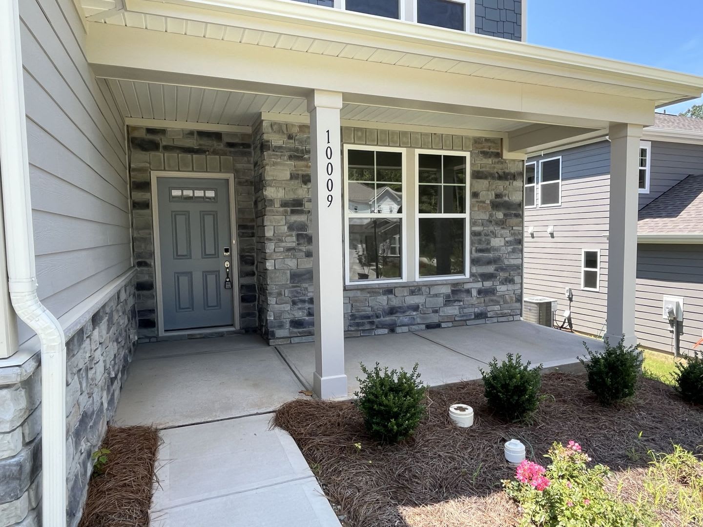 Brand New 4 Bed Concord home with 1 Bed on Main Level! – photo 2