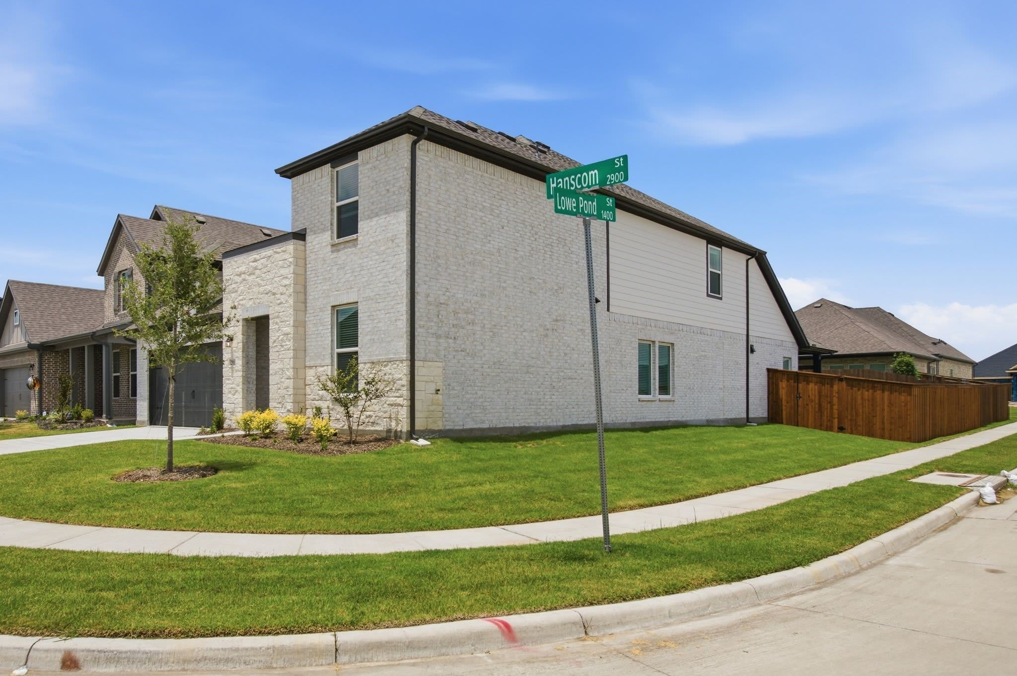 2911 Hanscom Street – photo 1