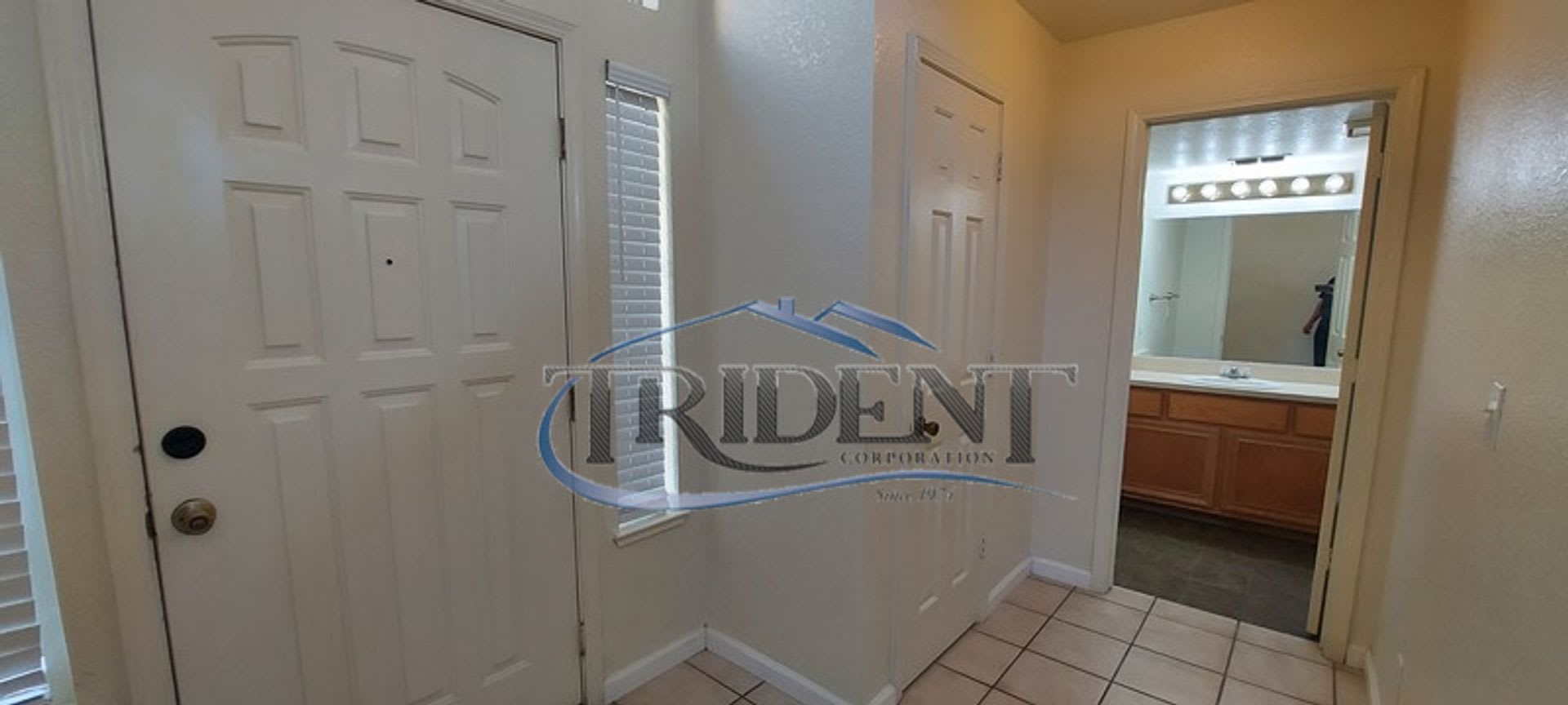 3 bedroom, 2 ½ bath Townhouse – photo 2